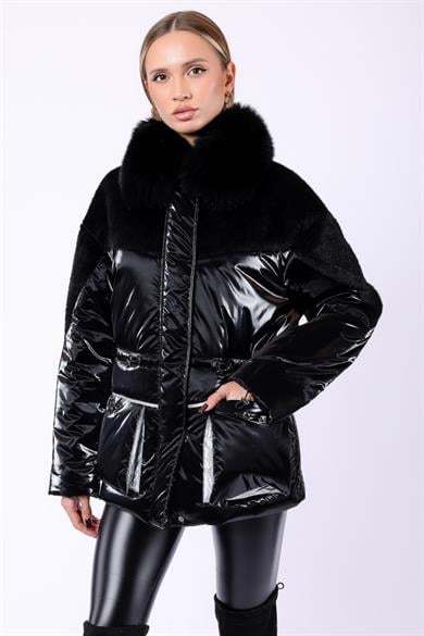 Doudoune en laine noire avec accessoires en fourrure de renard et détails en laine