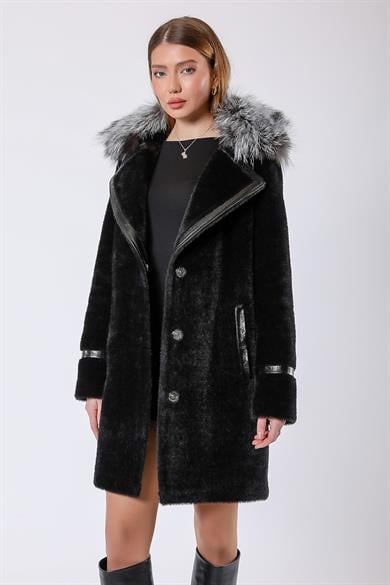 Manteau en laine noir avec garniture en fourrure de renard et garniture en cuir