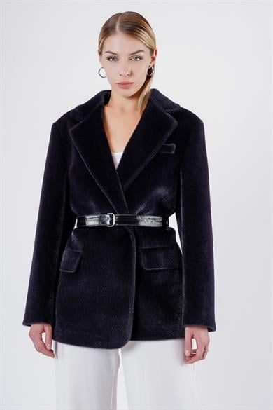 Manteau en laine noir avec accessoires en cuir véritable
