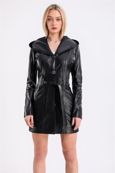 Manteau en cuir noir à capuche