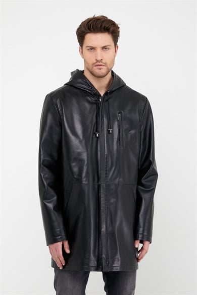 Manteau en cuir noir à capuche