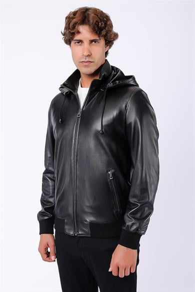 Veste en cuir noir à capuche