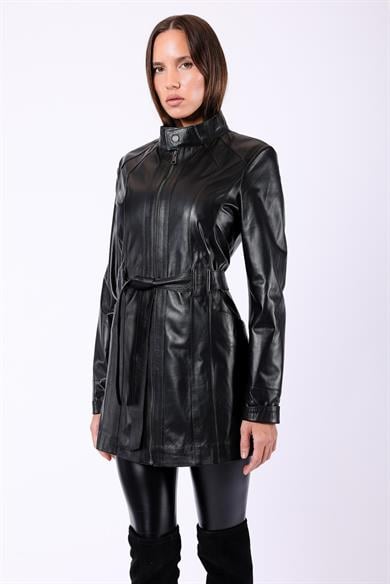 Manteau en cuir noir avec détail ceinture