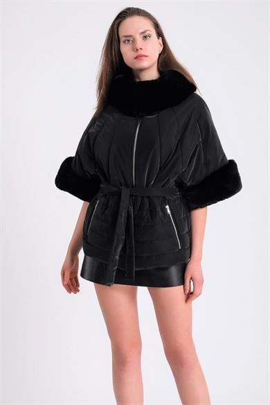 Doudoune noire avec accessoires en fourrure