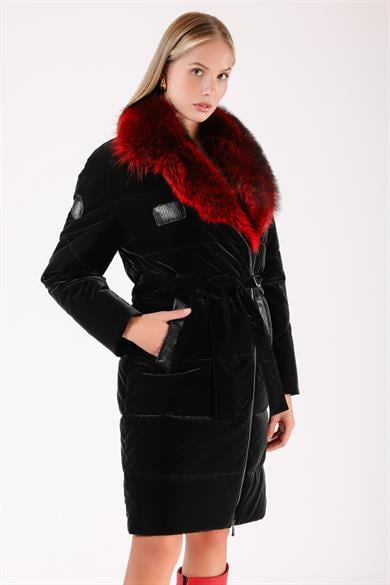 Manteau matelassé noir imperméable avec garniture de fourrure