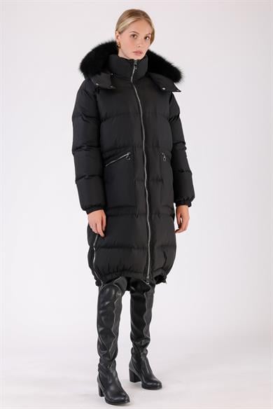 Manteau matelassé noir imperméable avec garniture de fourrure