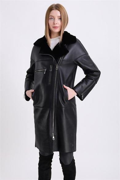 Manteau en fourrure noir avec doublure en soie