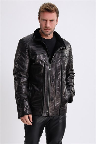 Manteau en cuir noir doublé en fourrure d'agneau
