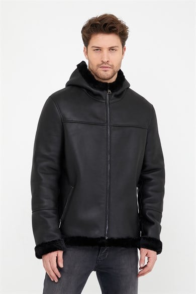 Manteau en fourrure d'agneau noir