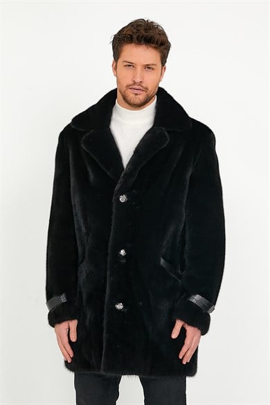 Manteau en vison noir avec détail en cuir de python