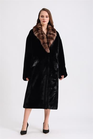 Manteau en alcantara noir avec garniture en fourrure de zibeline