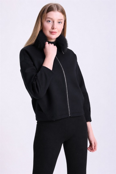 Veste en cachemire noire garnie de fourrure de renard