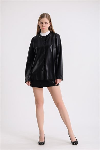 Manteau en cuir noir avec broderie Trok