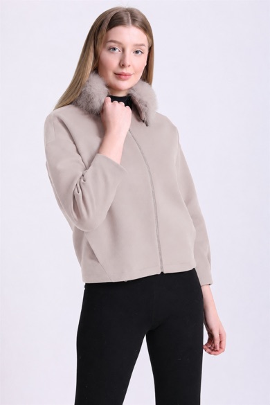 Veste en cachemire couleur pierre avec fitures en renard