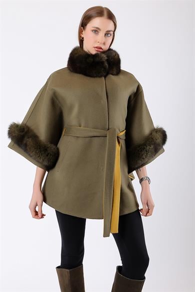 Veste pèlerine Alpaga laine avec garniture de fourrure de renard vert